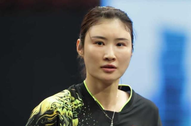 美女扒开内裤让男生桶爽